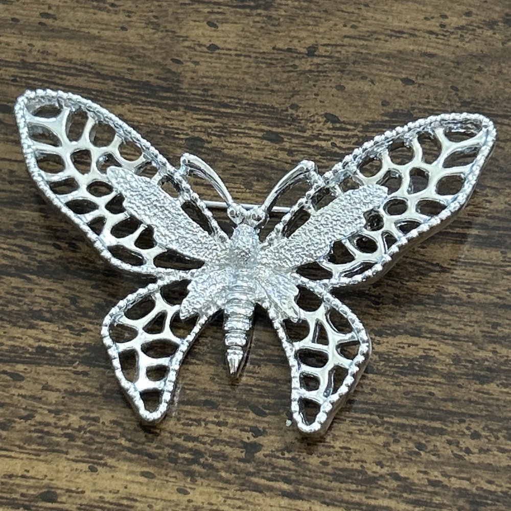 SARAH COVENTRY SILVER TONE BUTTERFLY BROOCH